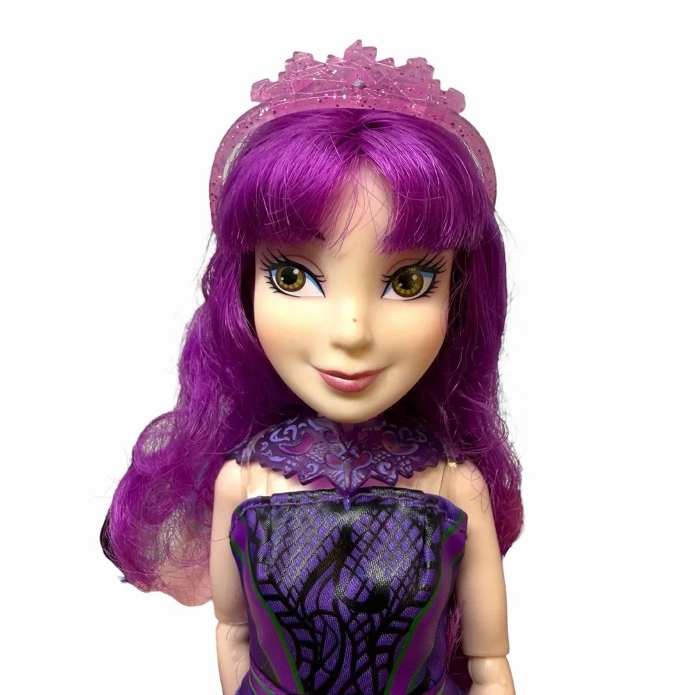 Disney Descendants Mal Isle Of The‎ Lost Royal Yacht Doll Purple Hair Maleficent